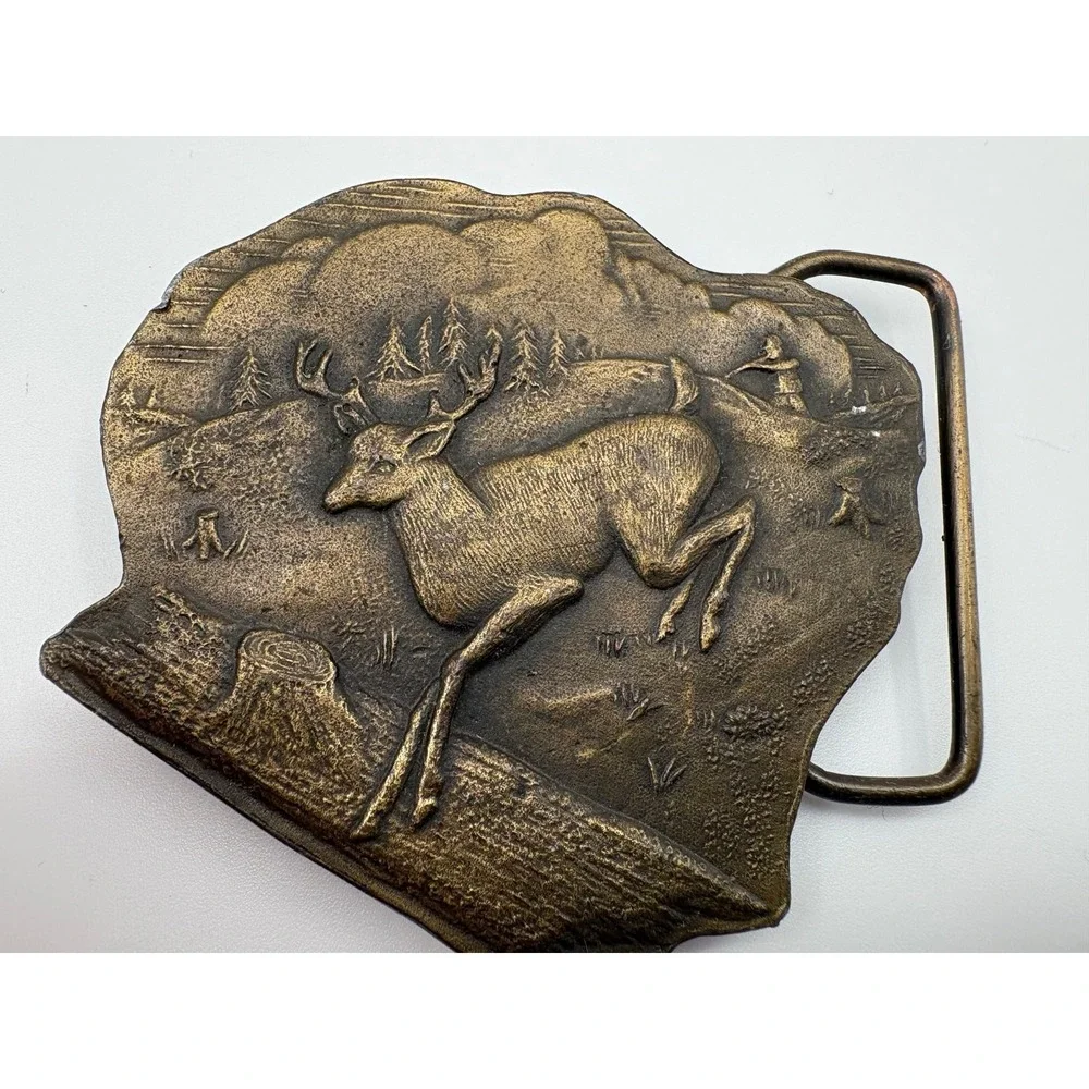 Vintage 1976 Brass Deer Belt Buckle Hunting Scene‎ Wilderness